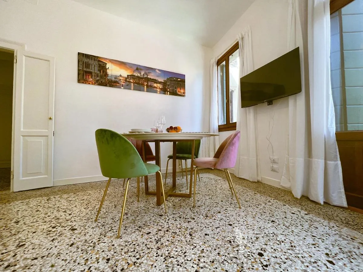 Appartamento Splendid “True Venice Apartment” Overlooking Water