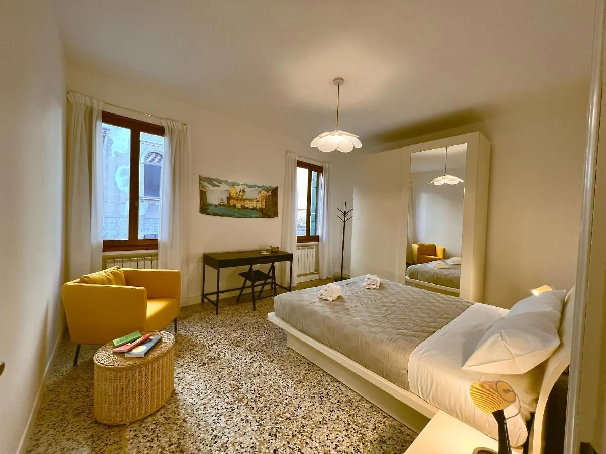 Appartamento Splendid “True Venice Apartment” Overlooking Water